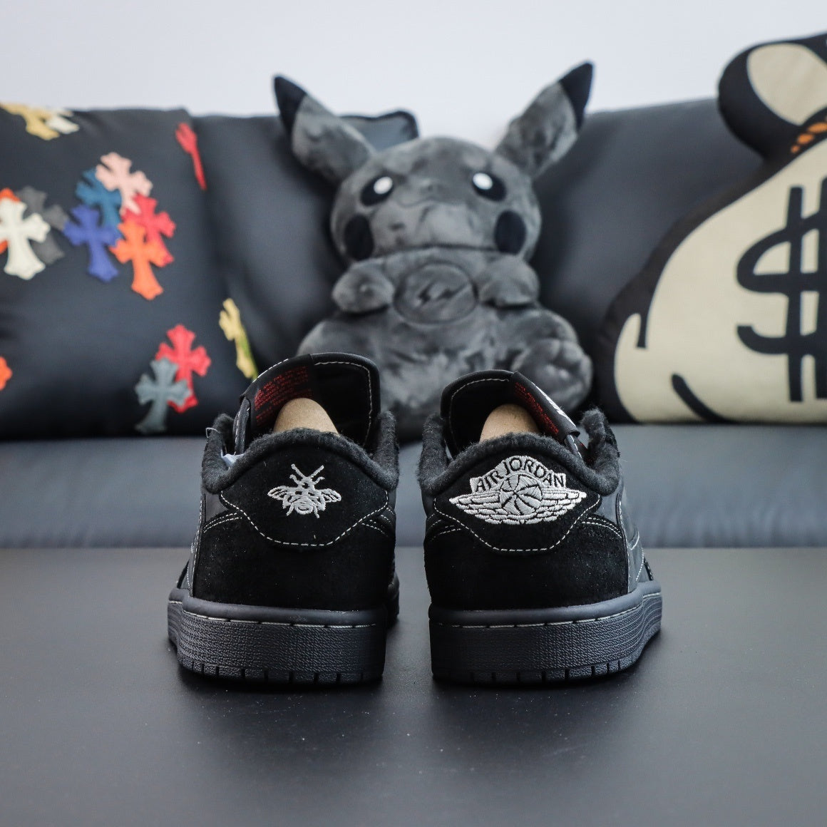 AJ1 x Travis “Black Phantom”