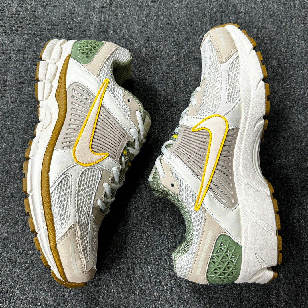 NK Air Zoom Vomero 5 Serie Fomoro