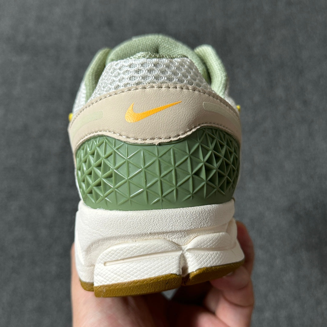 NK Air Zoom Vomero 5 Serie Fomoro