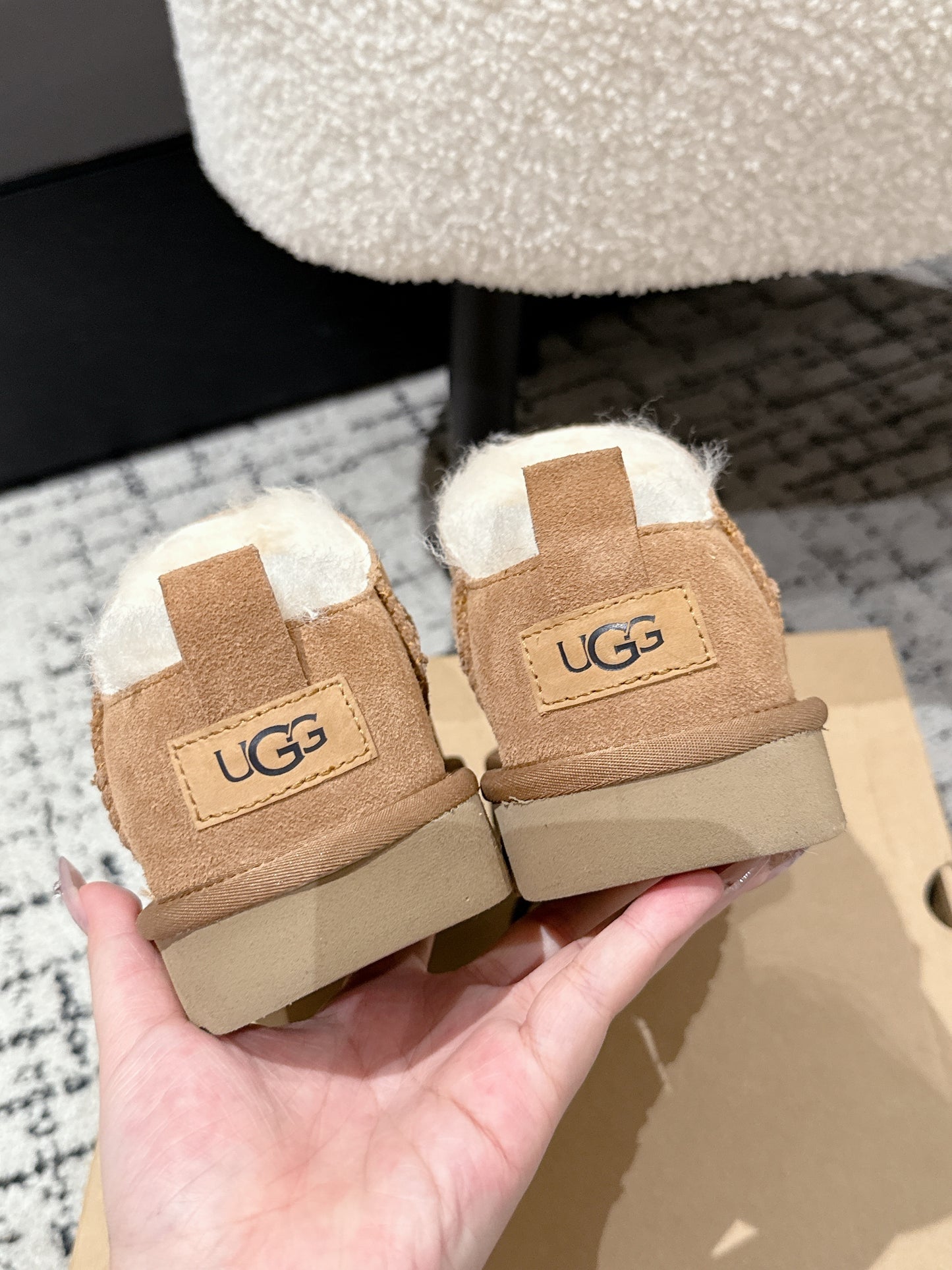 UGG
