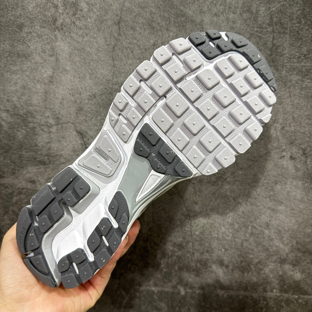 NK Air Zoom Vomero 5 Serie Fomoro