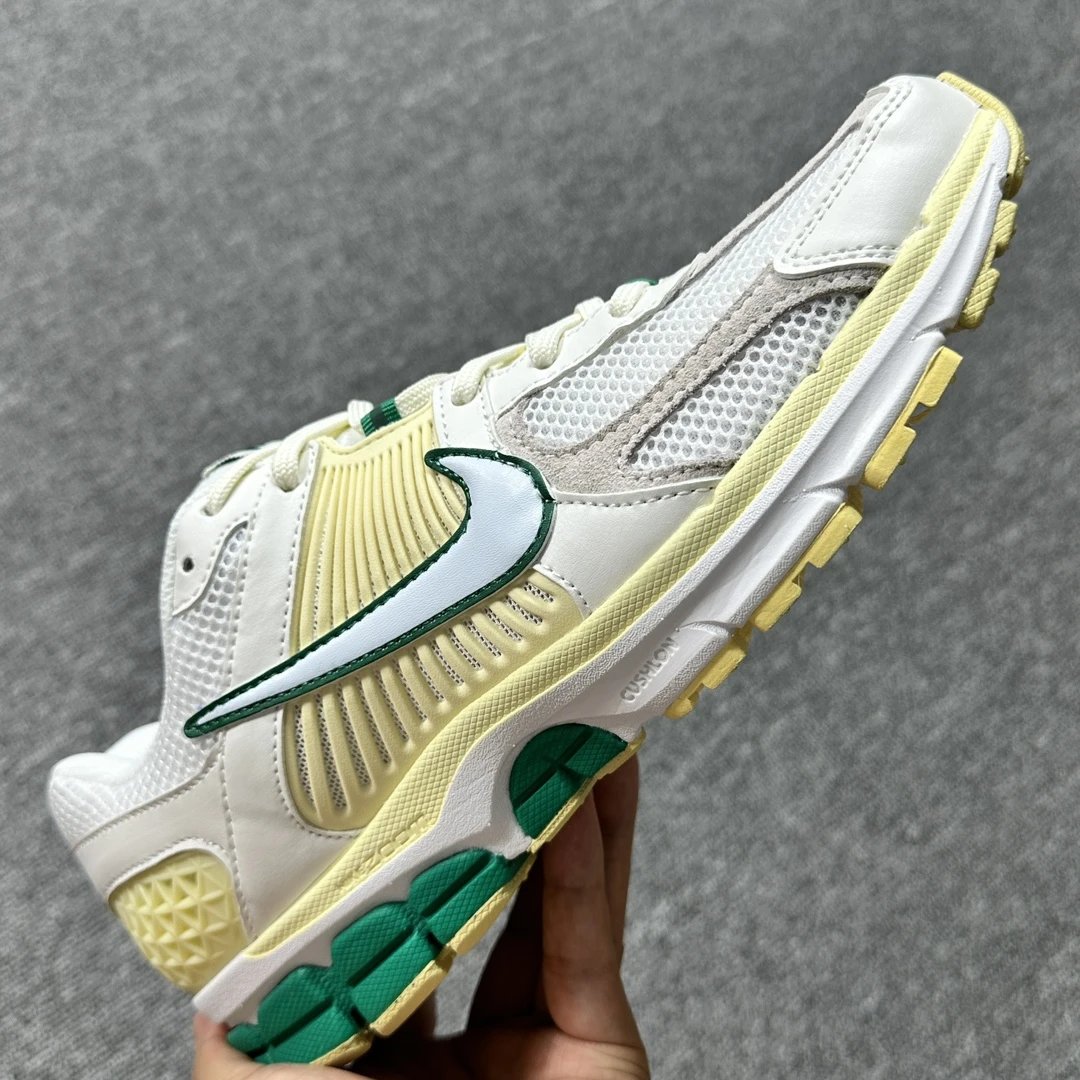 NK Air Zoom Vomero 5 Serie Fomoro