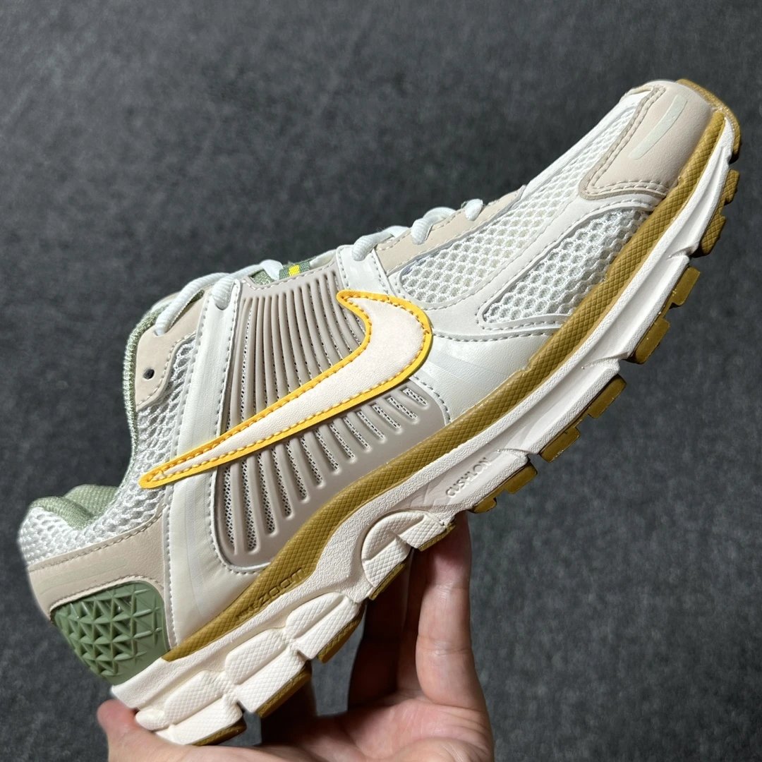 NK Air Zoom Vomero 5 Serie Fomoro