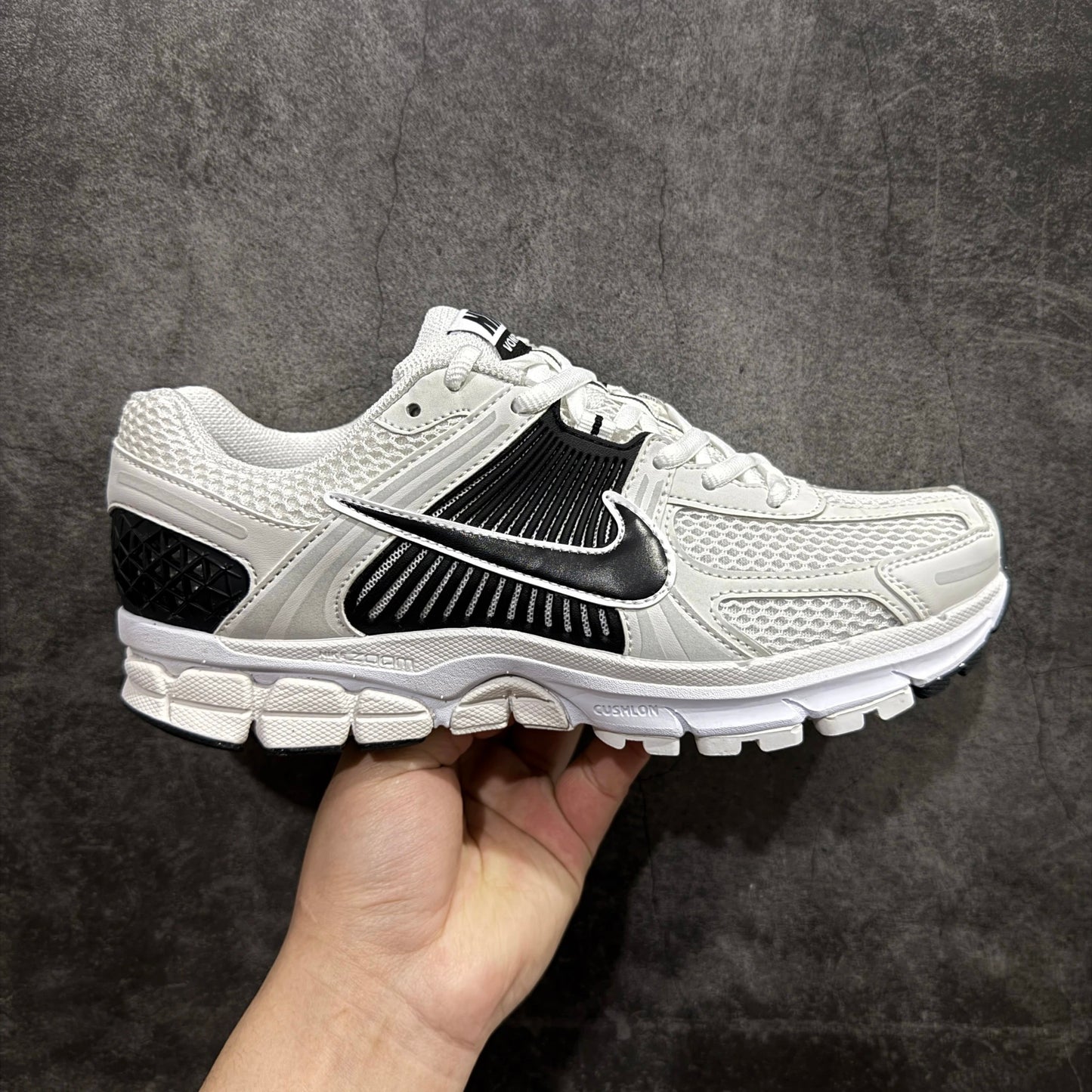 NK Air Zoom Vomero 5 Serie Fomoro