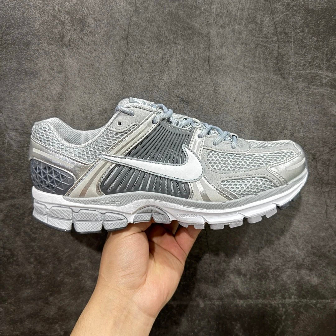 NK Air Zoom Vomero 5 Serie Fomoro